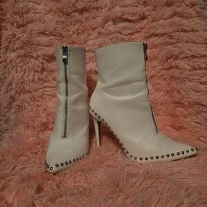 Wild Diva White Zippered Studded Heeled Boots